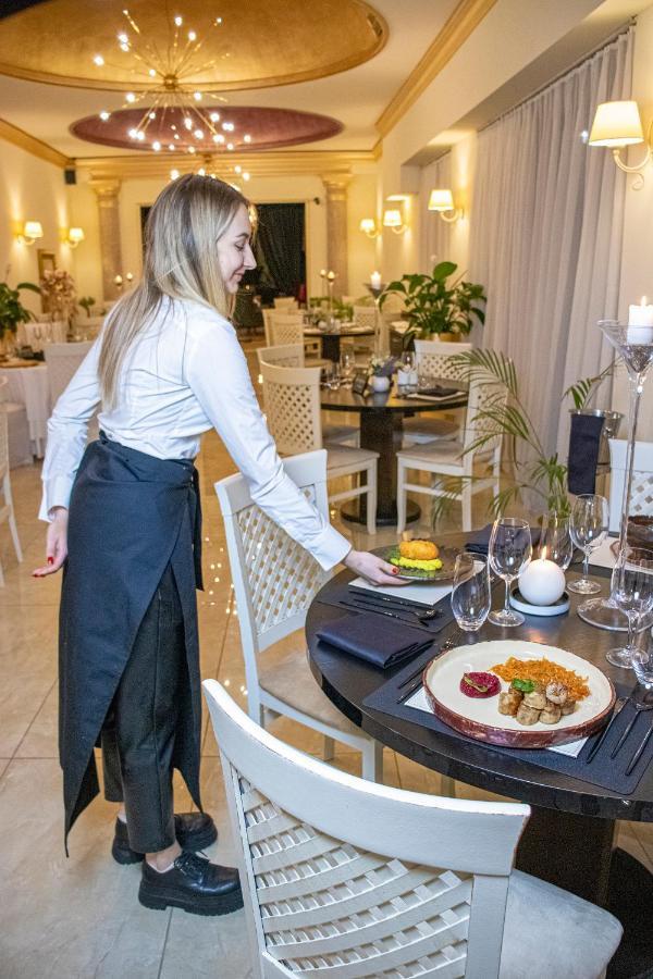 Hotel Capital With Private Wellness Nitra Ngoại thất bức ảnh