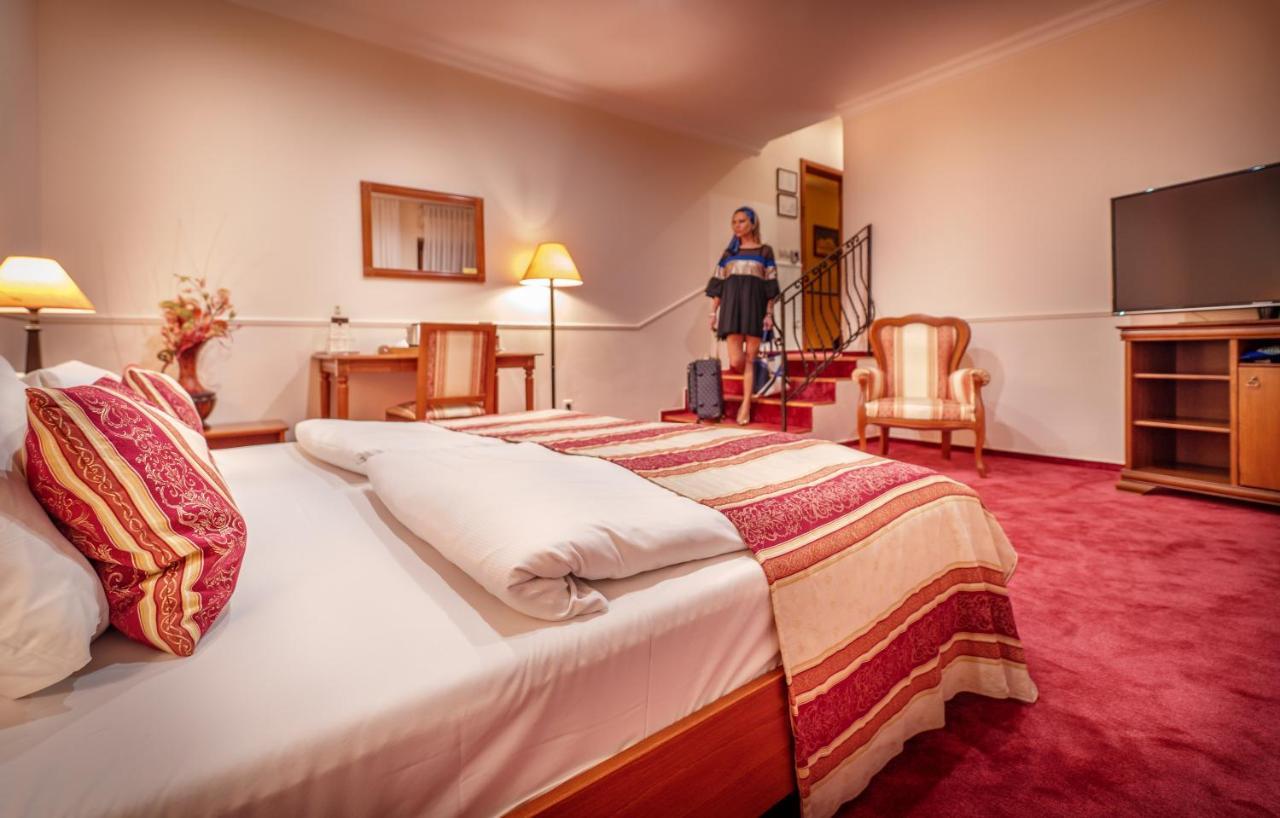 Hotel Capital With Private Wellness Nitra Ngoại thất bức ảnh